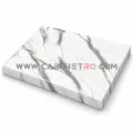نمای زاویه‌دار صفحه کابینت  لب گرد HPL مرمر سفید با ضخامت ۳۲ میلی‌متر و گردی لبه ۵ میلی‌متر کابینت رو
